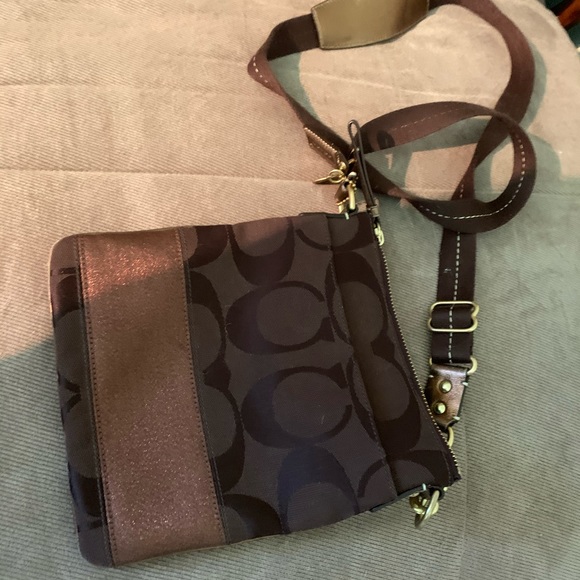 Coach purse - Picture 2 of 3